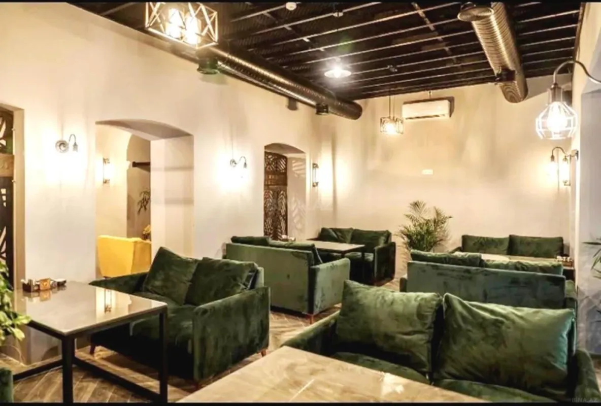 Satılır obyekt 400 m²