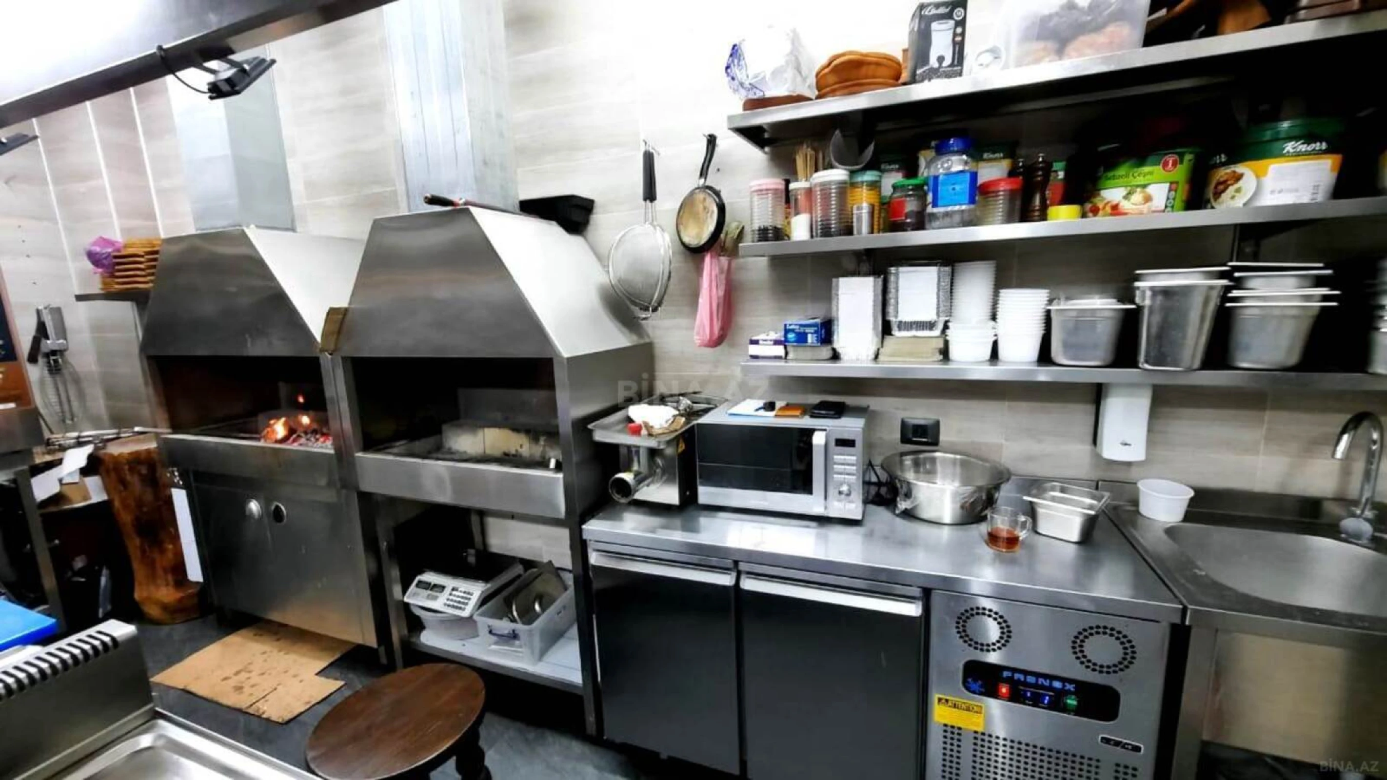 Satılır obyekt 400 m²