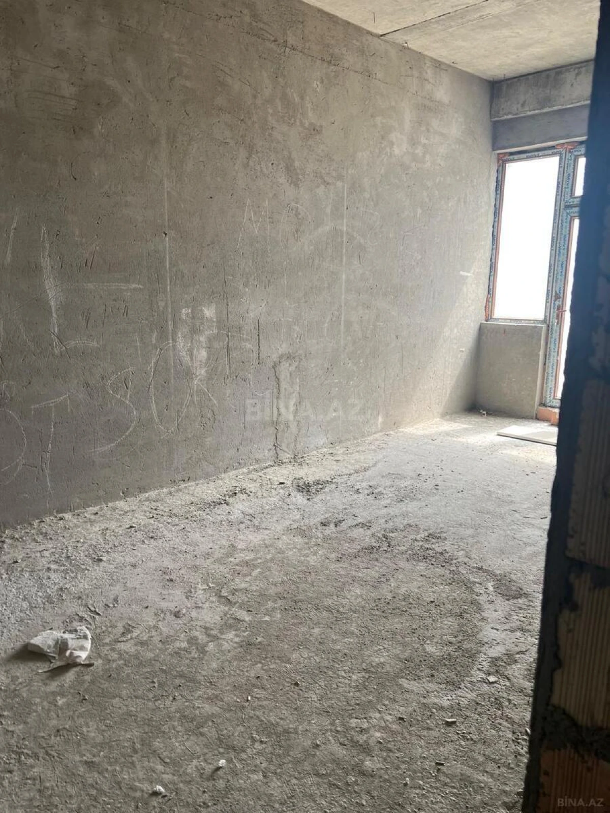 Satılır 3 otaqlı mənzil 146 m²