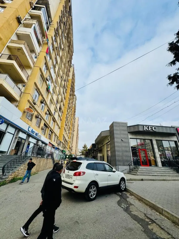 Satılır 4 otaqlı mənzil 160 m²