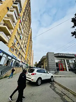 Satılır 4 otaqlı mənzil 160 m²