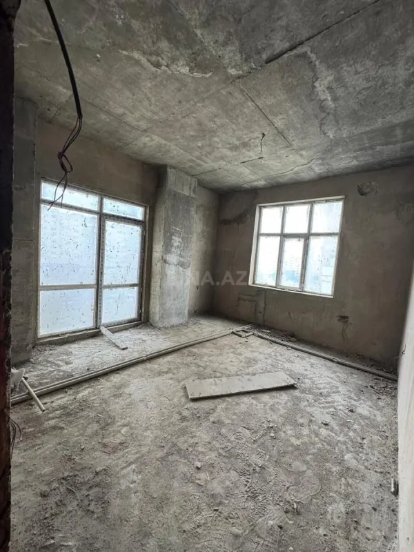 Satılır 4 otaqlı mənzil 160 m²