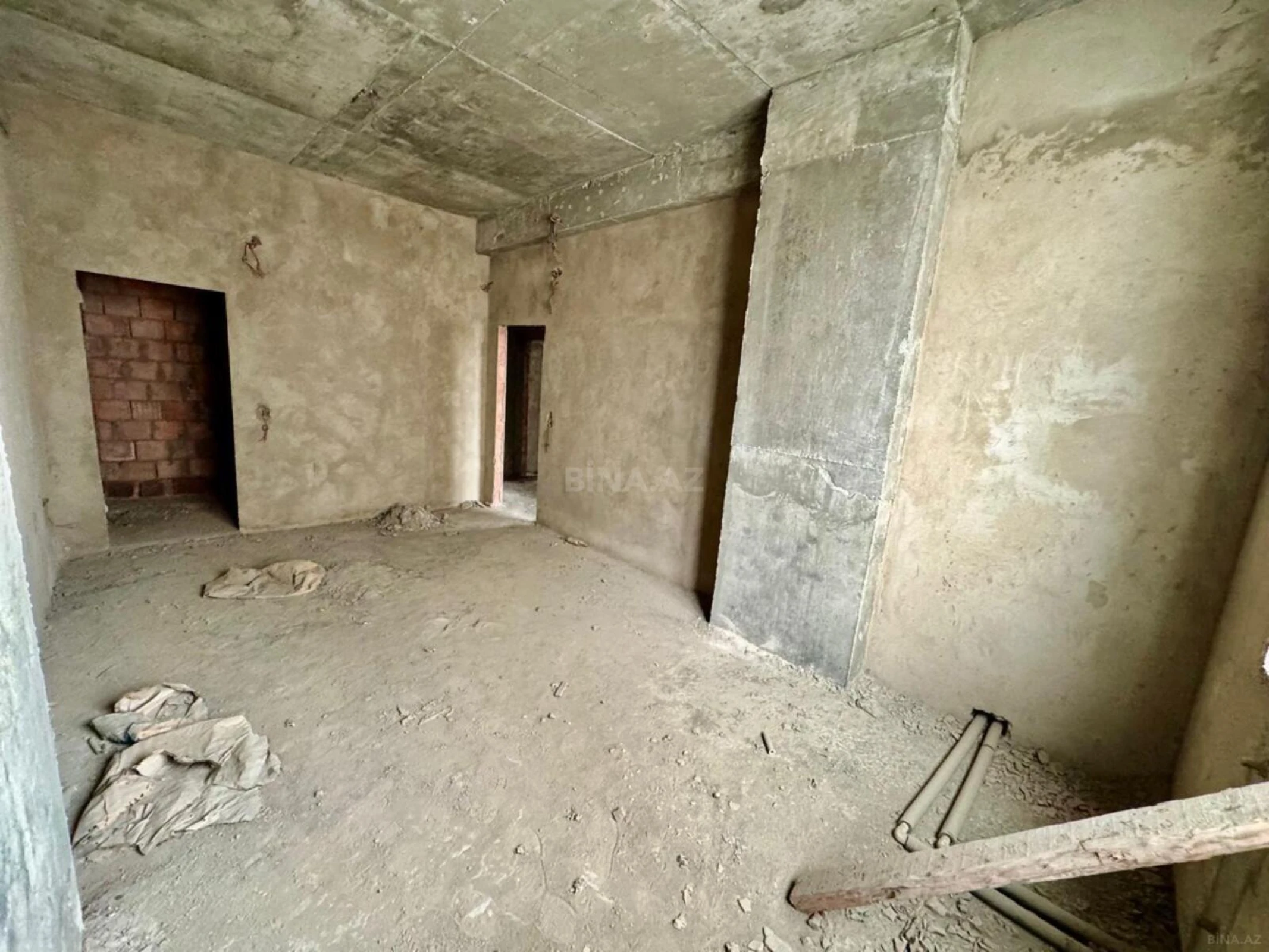 Satılır 4 otaqlı mənzil 160 m²