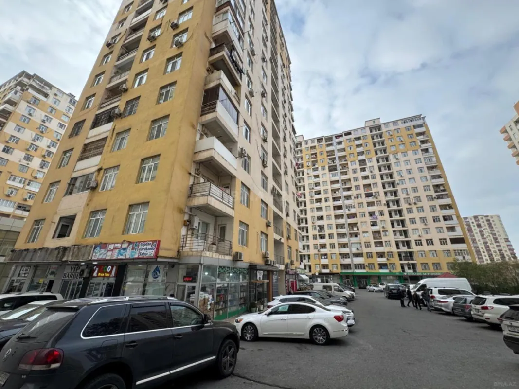 Satılır 4 otaqlı mənzil 160 m²