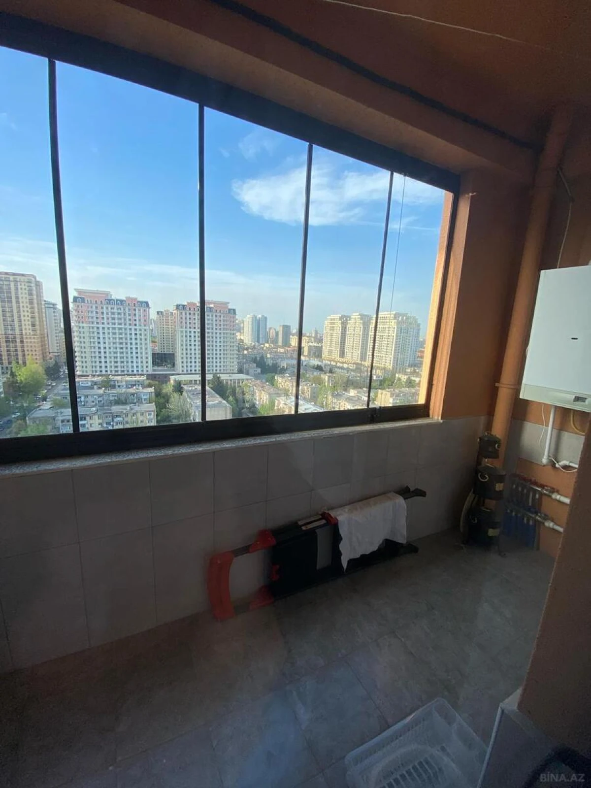 Satılır 3 otaqlı mənzil 112 m²