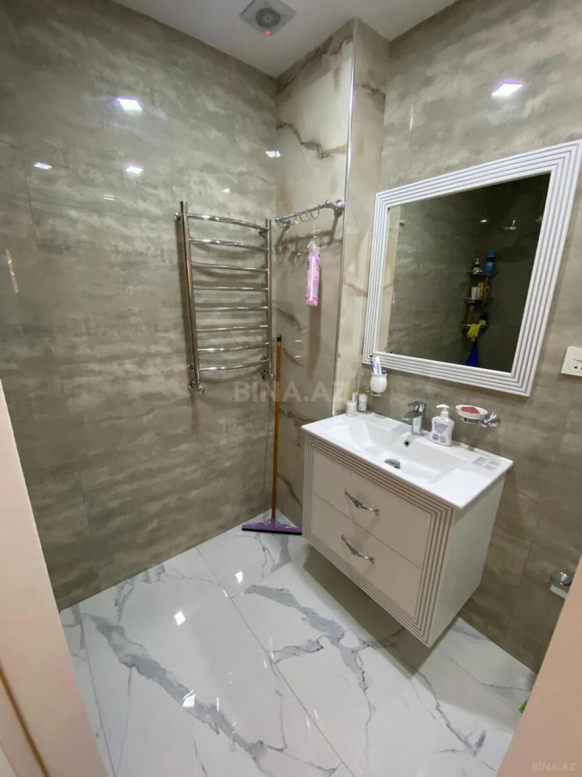 Satılır 3 otaqlı mənzil 112 m²