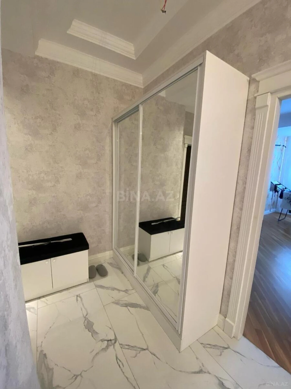 Satılır 3 otaqlı mənzil 112 m²