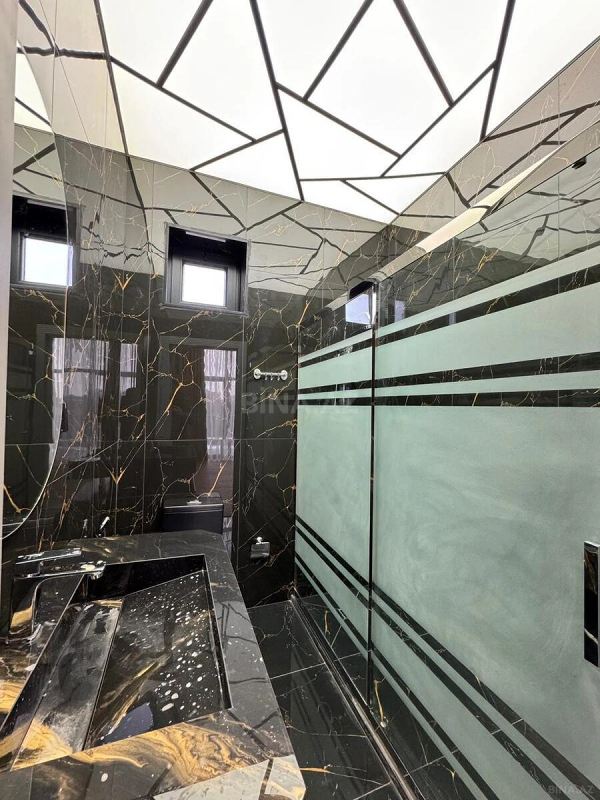 Satılır 5 otaqlı həyət evi 200 m²