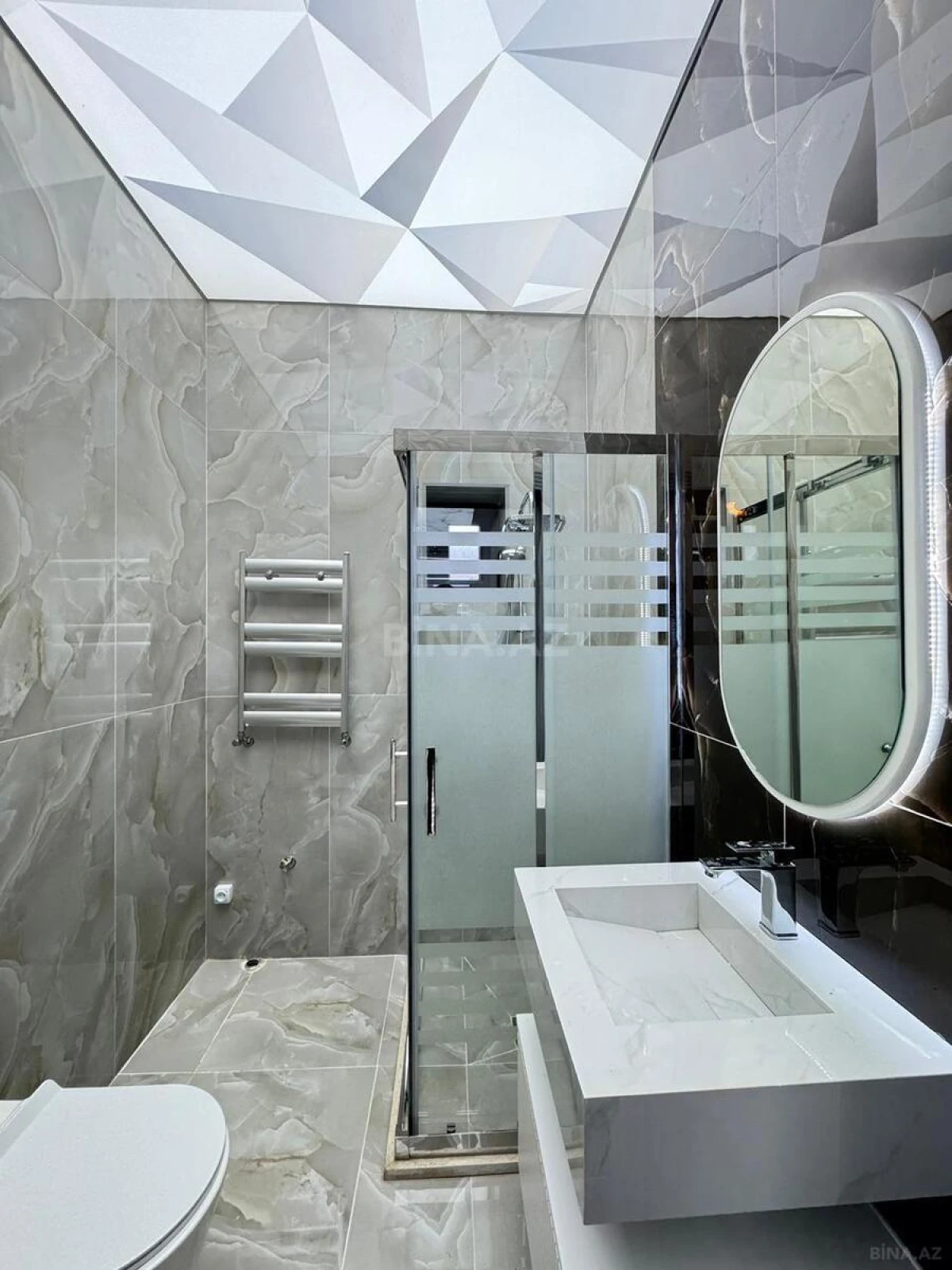 Satılır 5 otaqlı həyət evi 200 m²