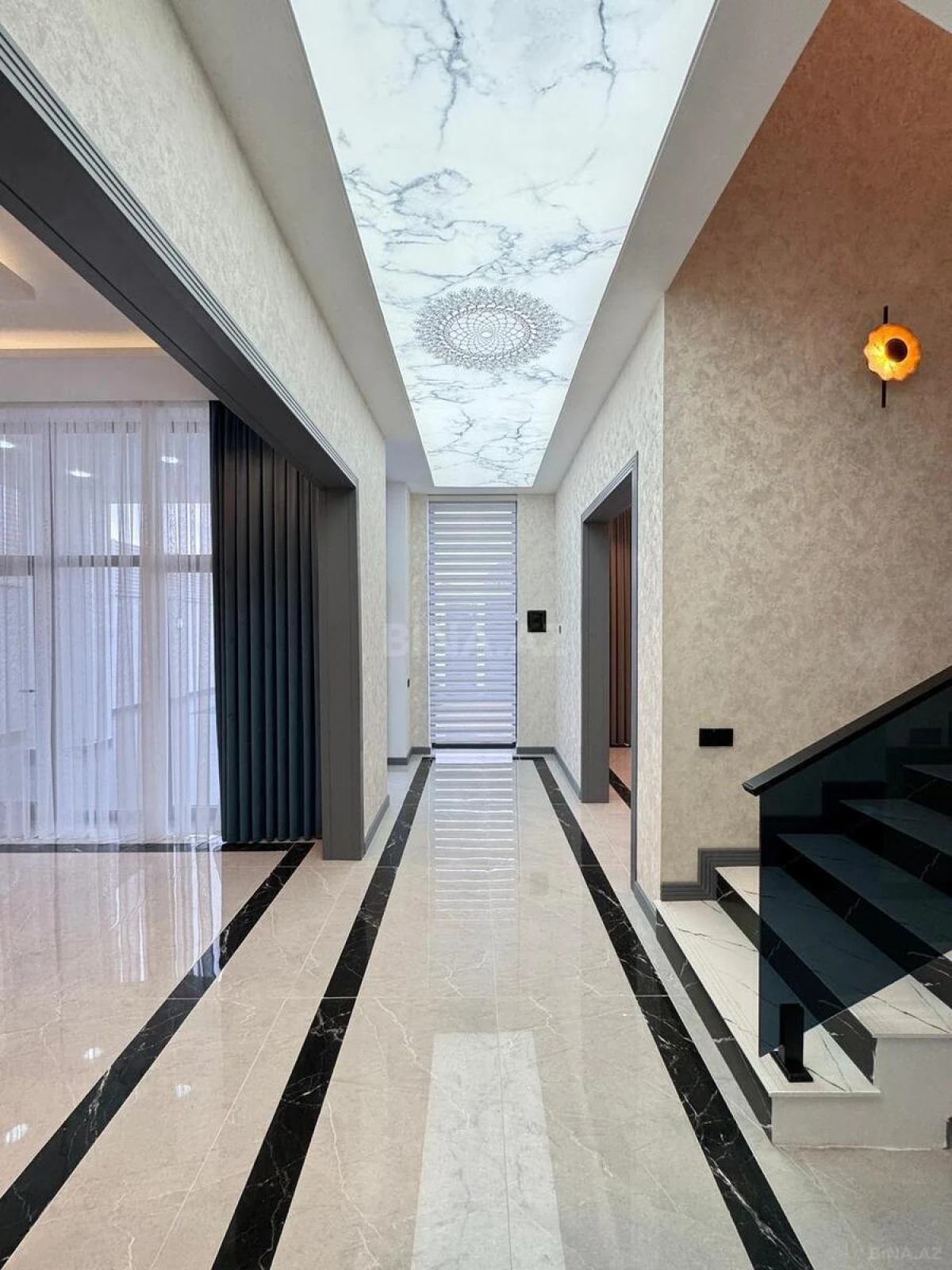 Satılır 5 otaqlı həyət evi 200 m²