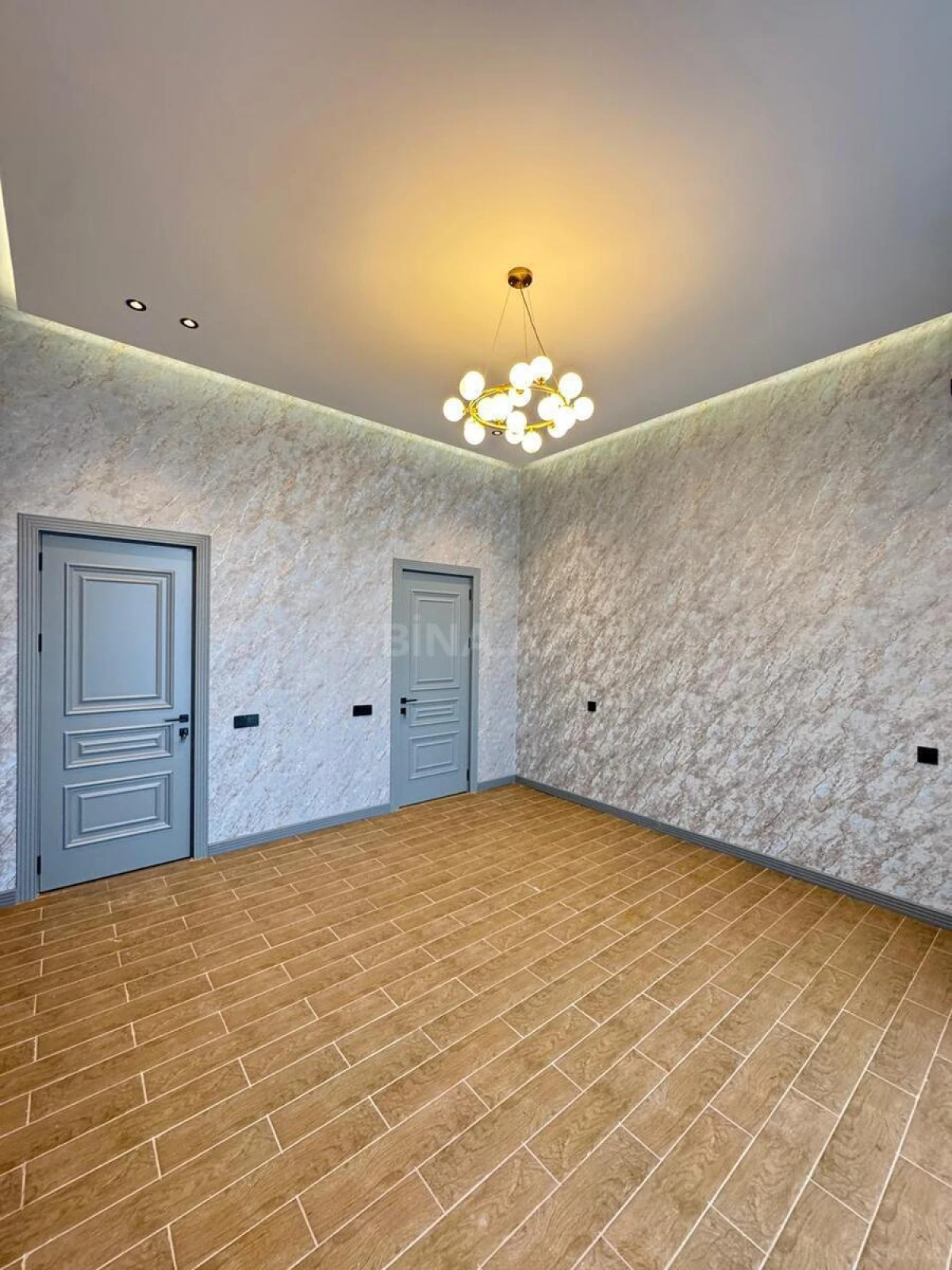 Satılır 5 otaqlı həyət evi 200 m²