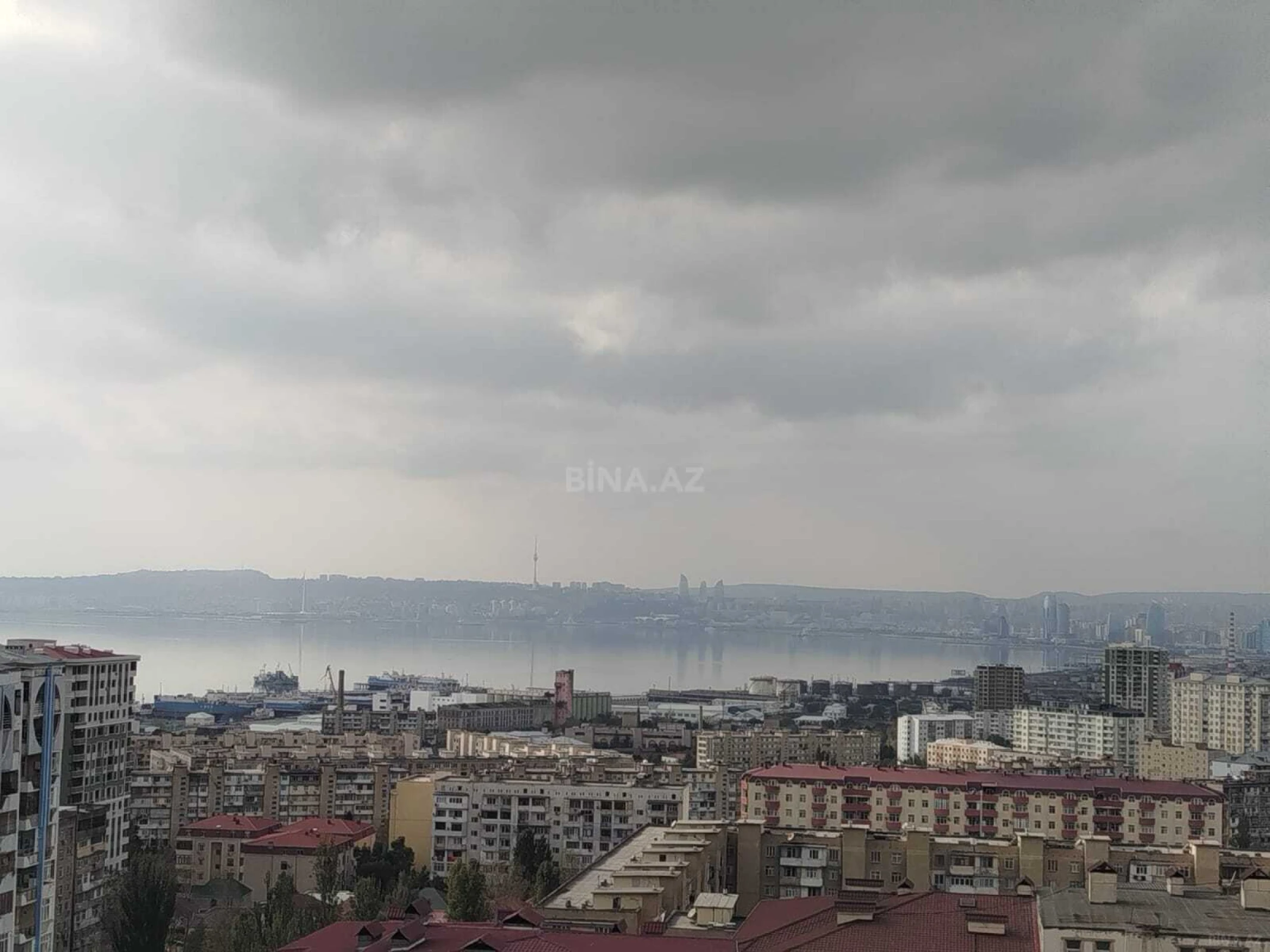 Satılır 3 otaqlı mənzil 110 m²