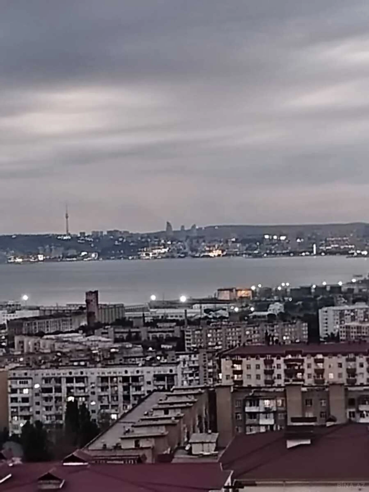 Satılır 3 otaqlı mənzil 110 m²