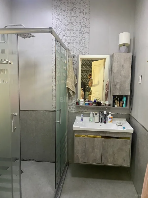 Satılır 4 otaqlı həyət evi 180 m²