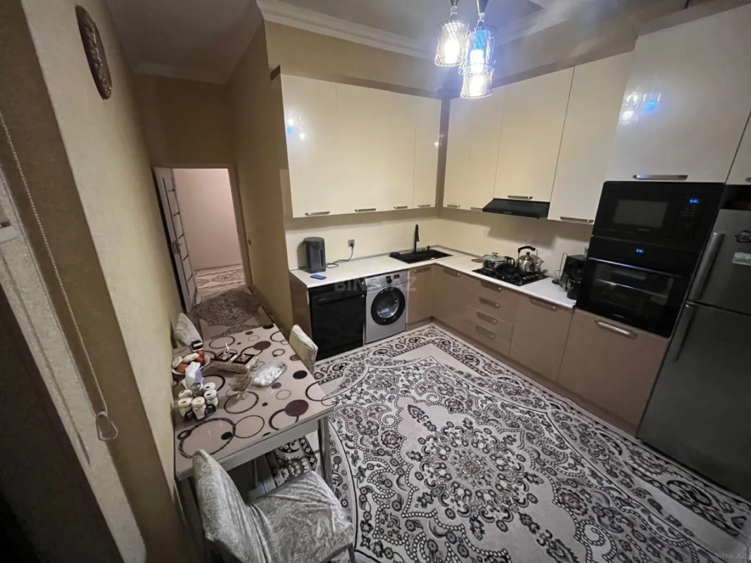 Satılır 3 otaqlı mənzil 110 m²