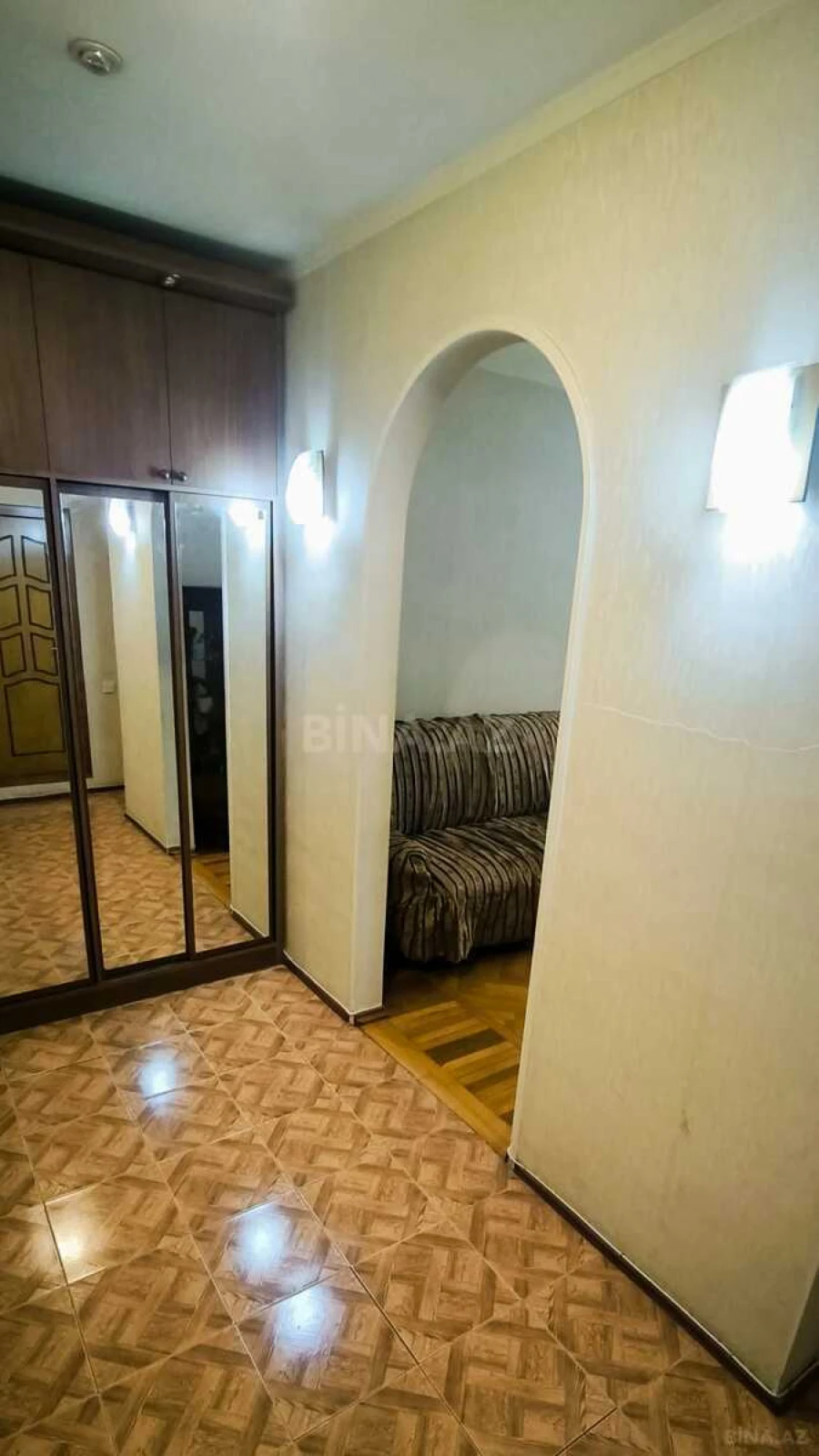 Kirayə verilir 2 otaqlı mənzil 60 m²