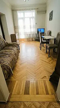 Kirayə verilir 2 otaqlı mənzil 60 m²
