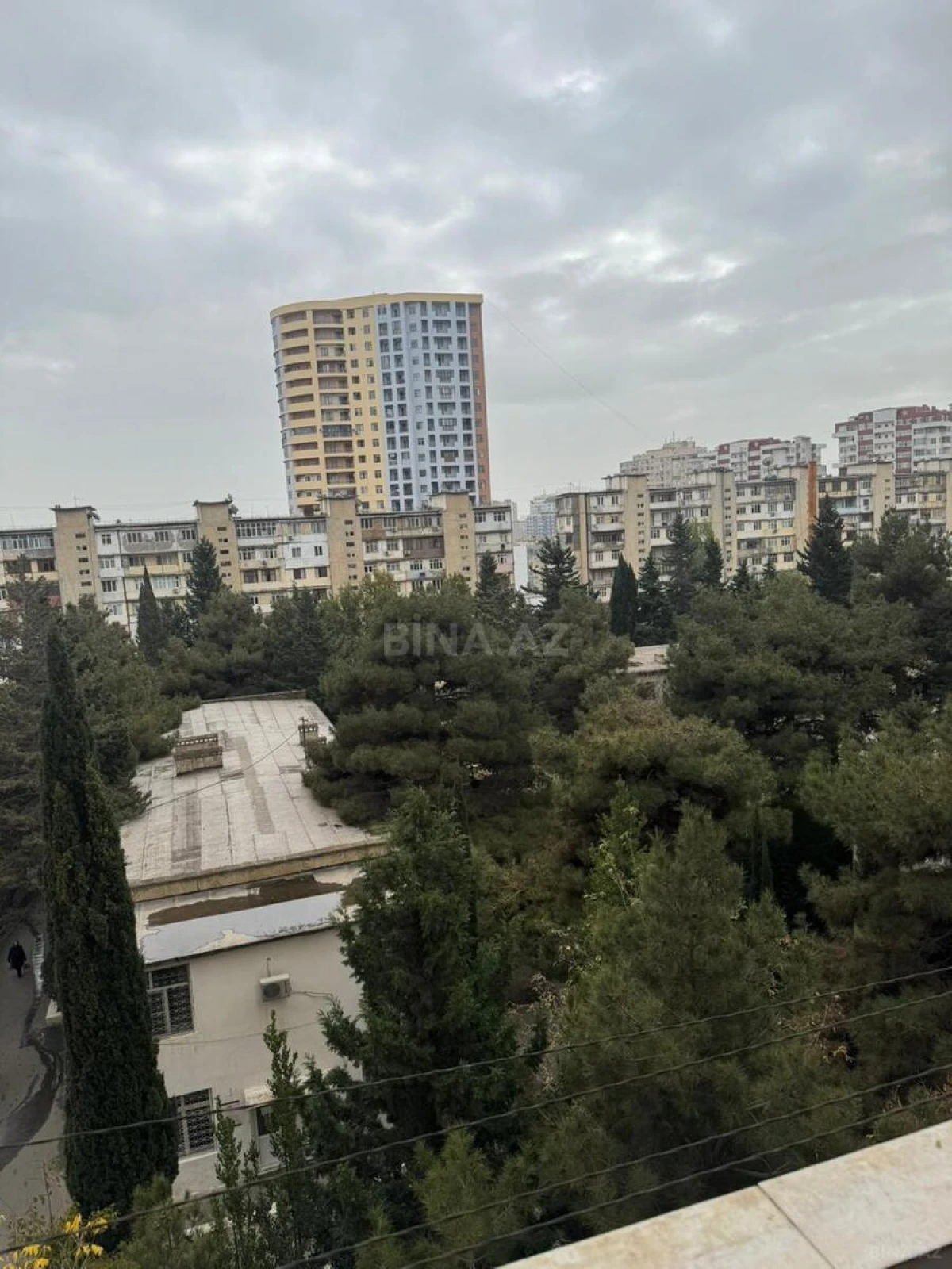 Satılır 2 otaqlı mənzil 92 m²