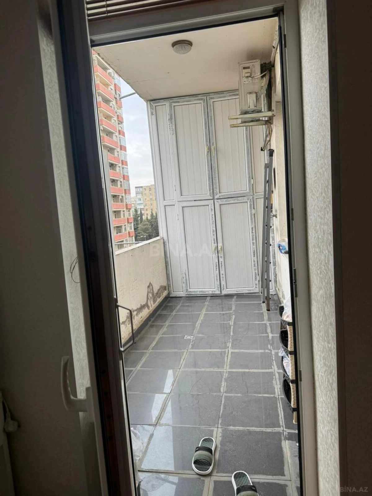 Satılır 2 otaqlı mənzil 92 m²