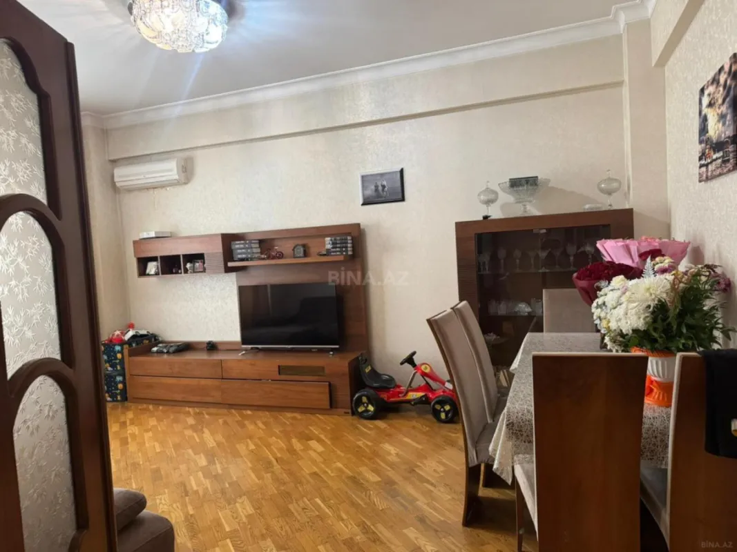 Satılır 2 otaqlı mənzil 92 m²