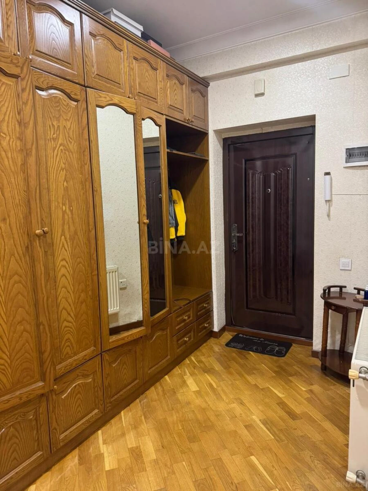 Satılır 2 otaqlı mənzil 92 m²