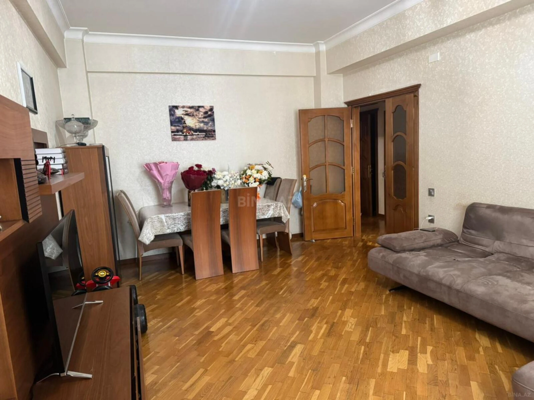 Satılır 2 otaqlı mənzil 92 m²