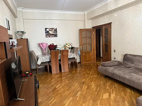 Satılır 2 otaqlı mənzil 92 m²
