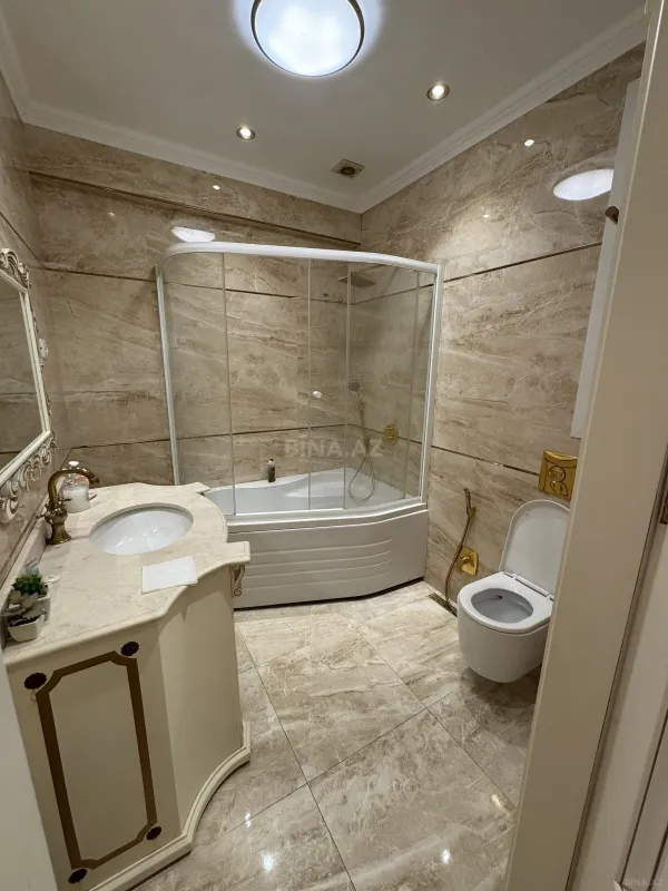 Kirayə verilir 4 otaqlı mənzil 181 m²