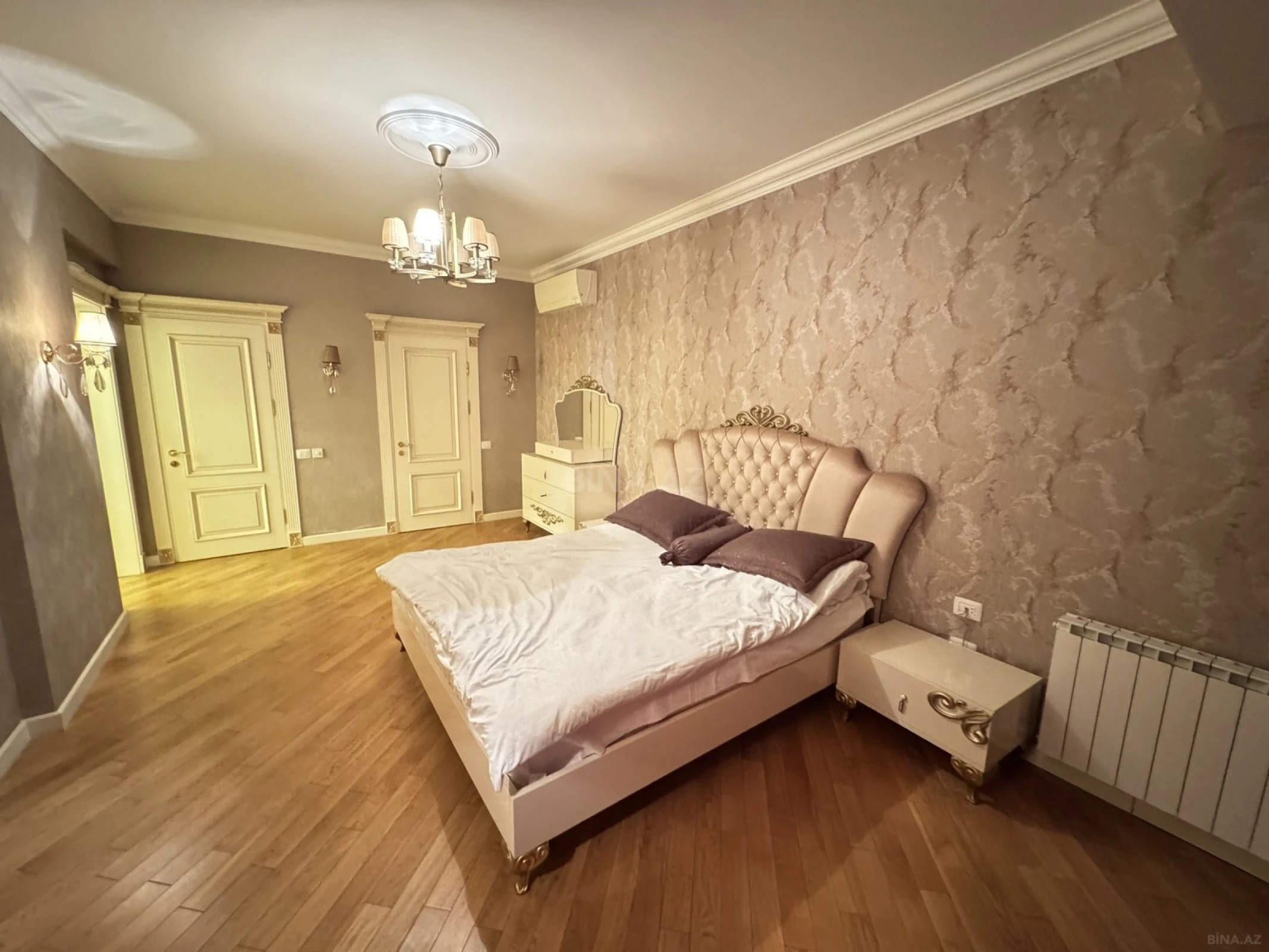 Kirayə verilir 4 otaqlı mənzil 181 m²