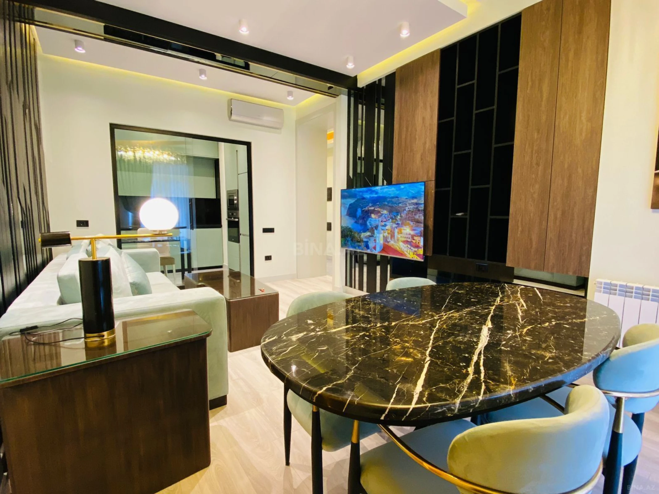 Kirayə verilir 2 otaqlı mənzil 67 m²