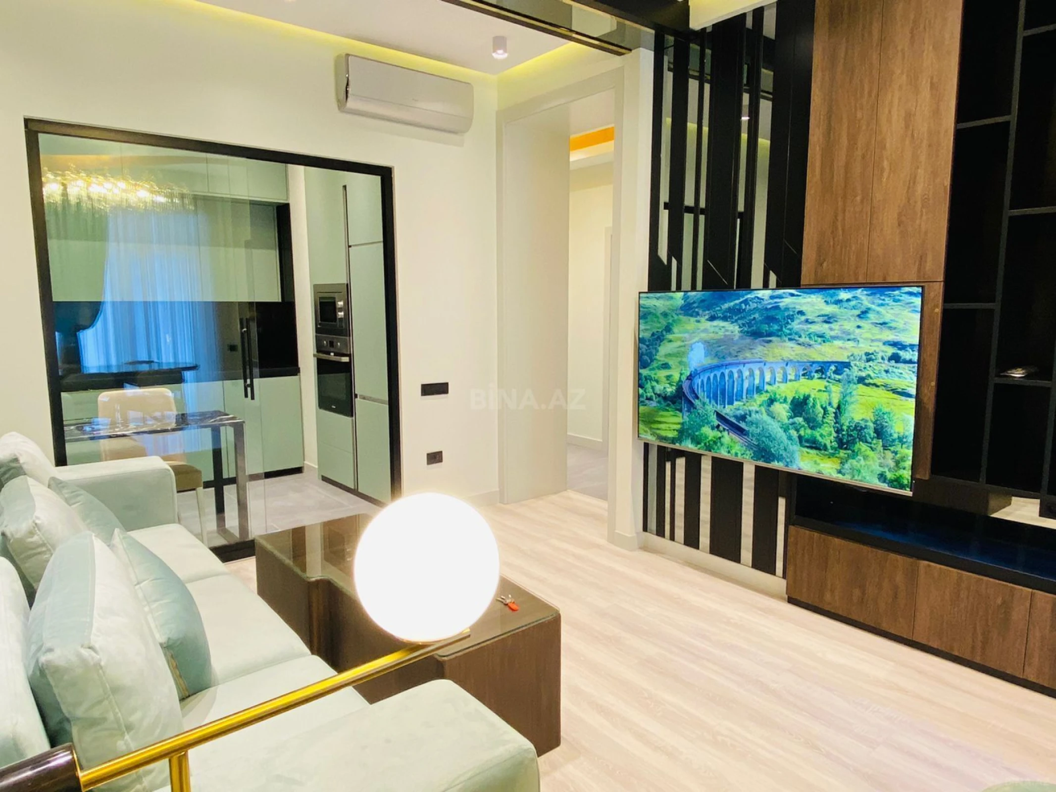 Kirayə verilir 2 otaqlı mənzil 67 m²