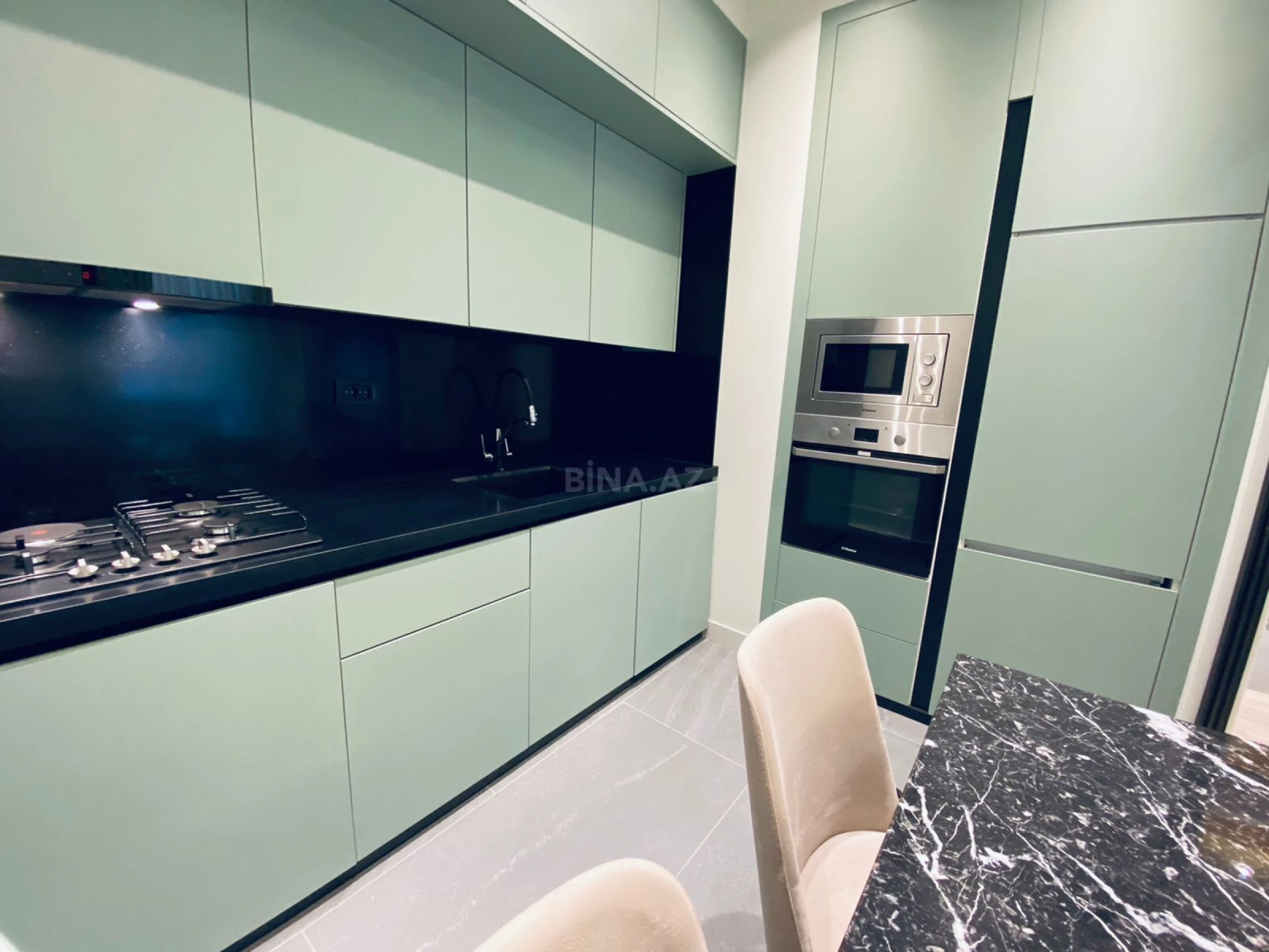 Kirayə verilir 2 otaqlı mənzil 67 m²