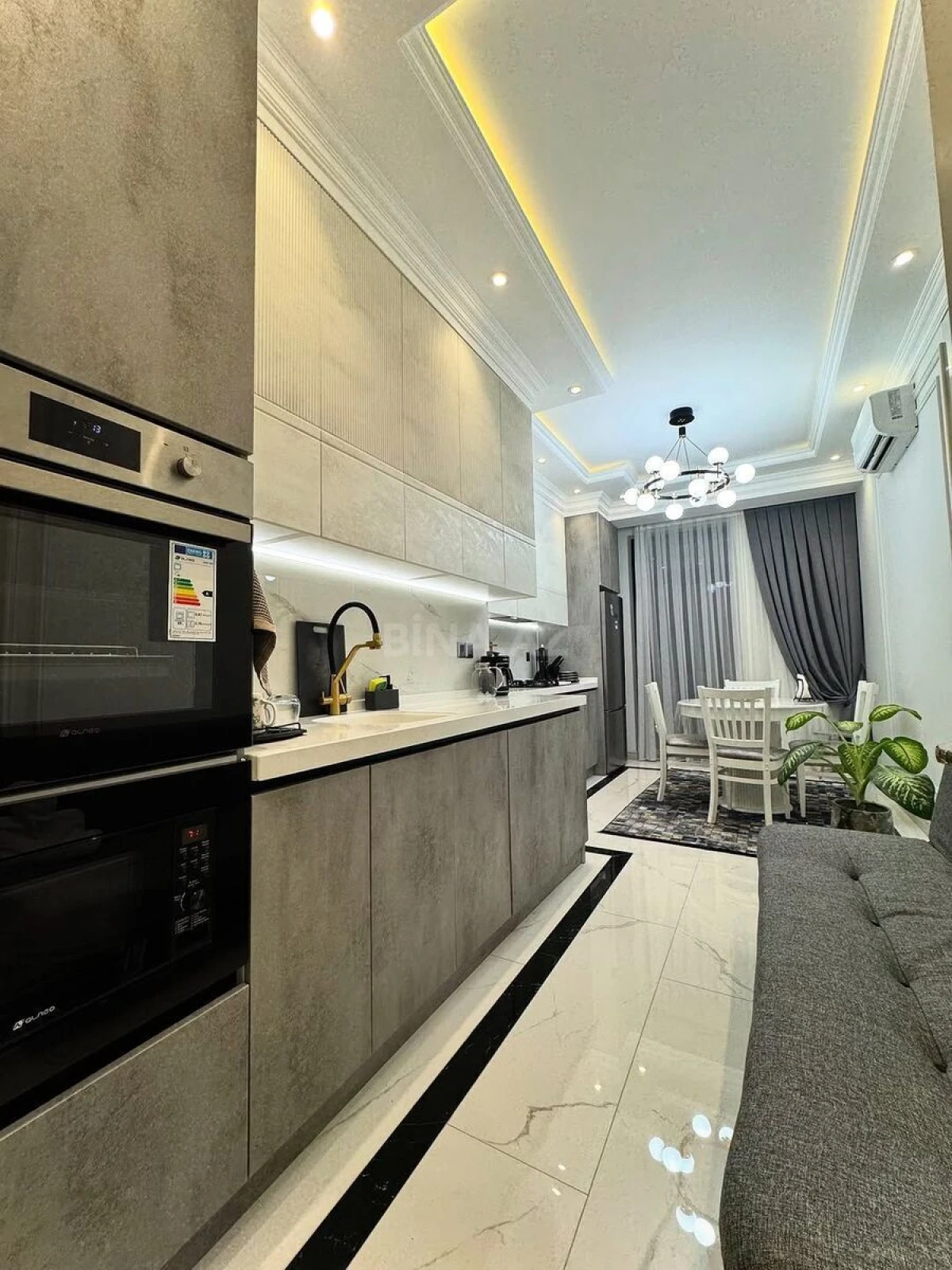 Satılır 3 otaqlı mənzil 124 m²