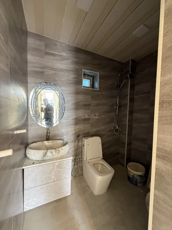 Satılır 6 otaqlı həyət evi 250 m²