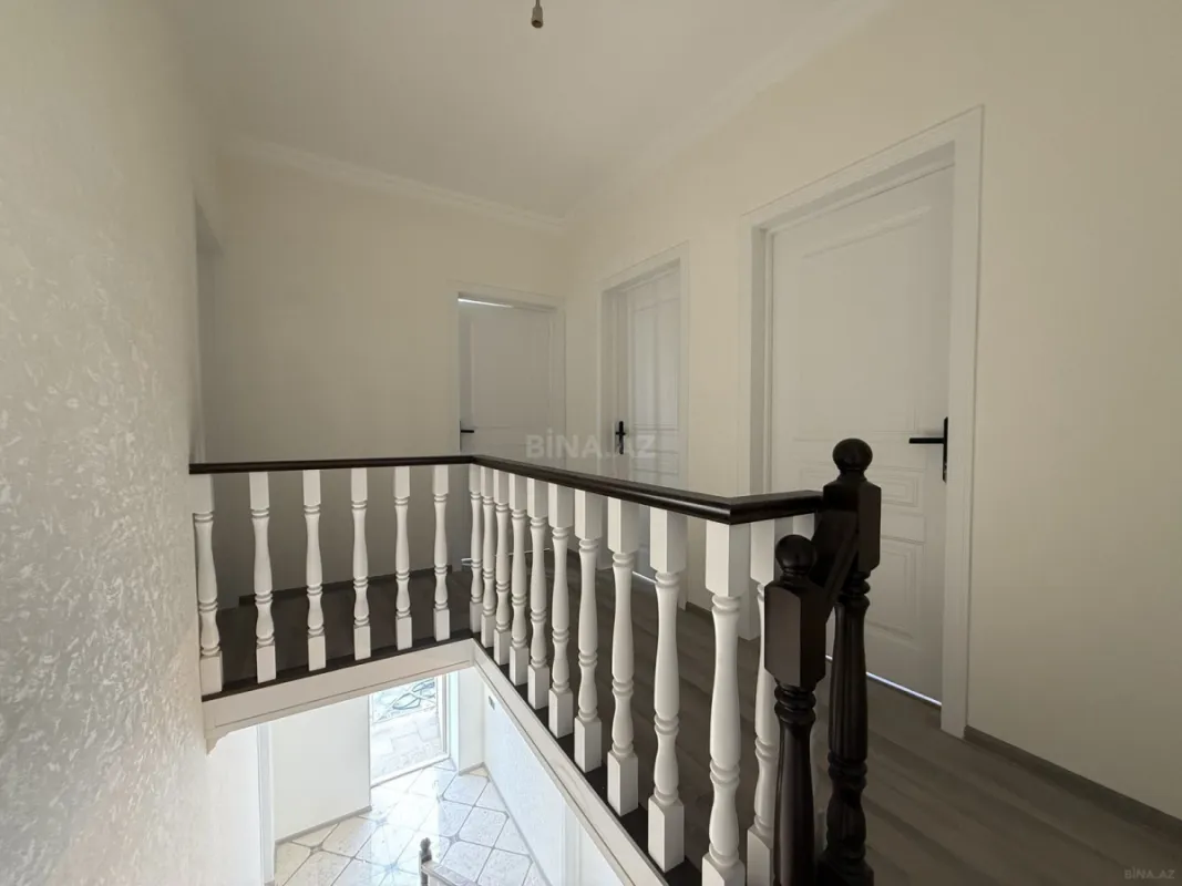 Satılır 6 otaqlı həyət evi 250 m²