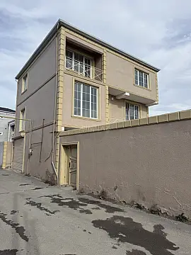 Satılır 6 otaqlı həyət evi 250 m²