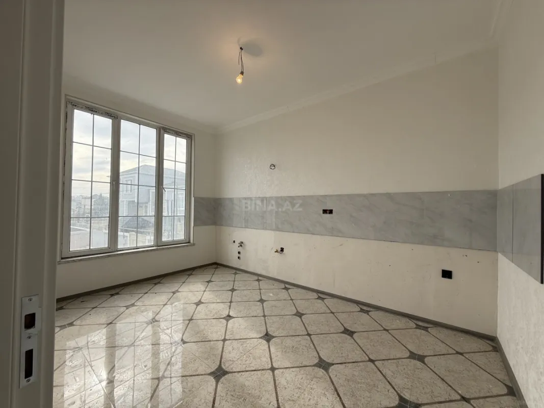 Satılır 6 otaqlı həyət evi 250 m²