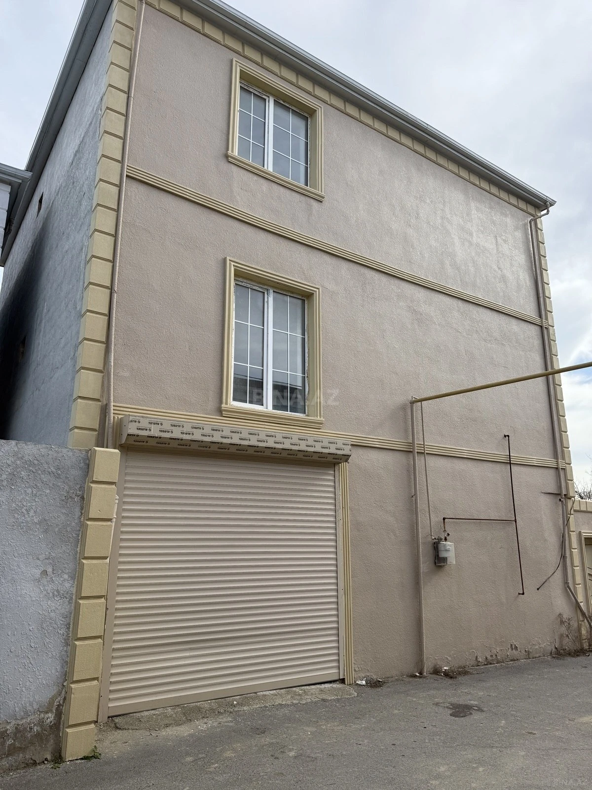 Satılır 6 otaqlı həyət evi 250 m²