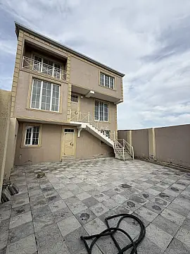 Satılır 6 otaqlı həyət evi 250 m²