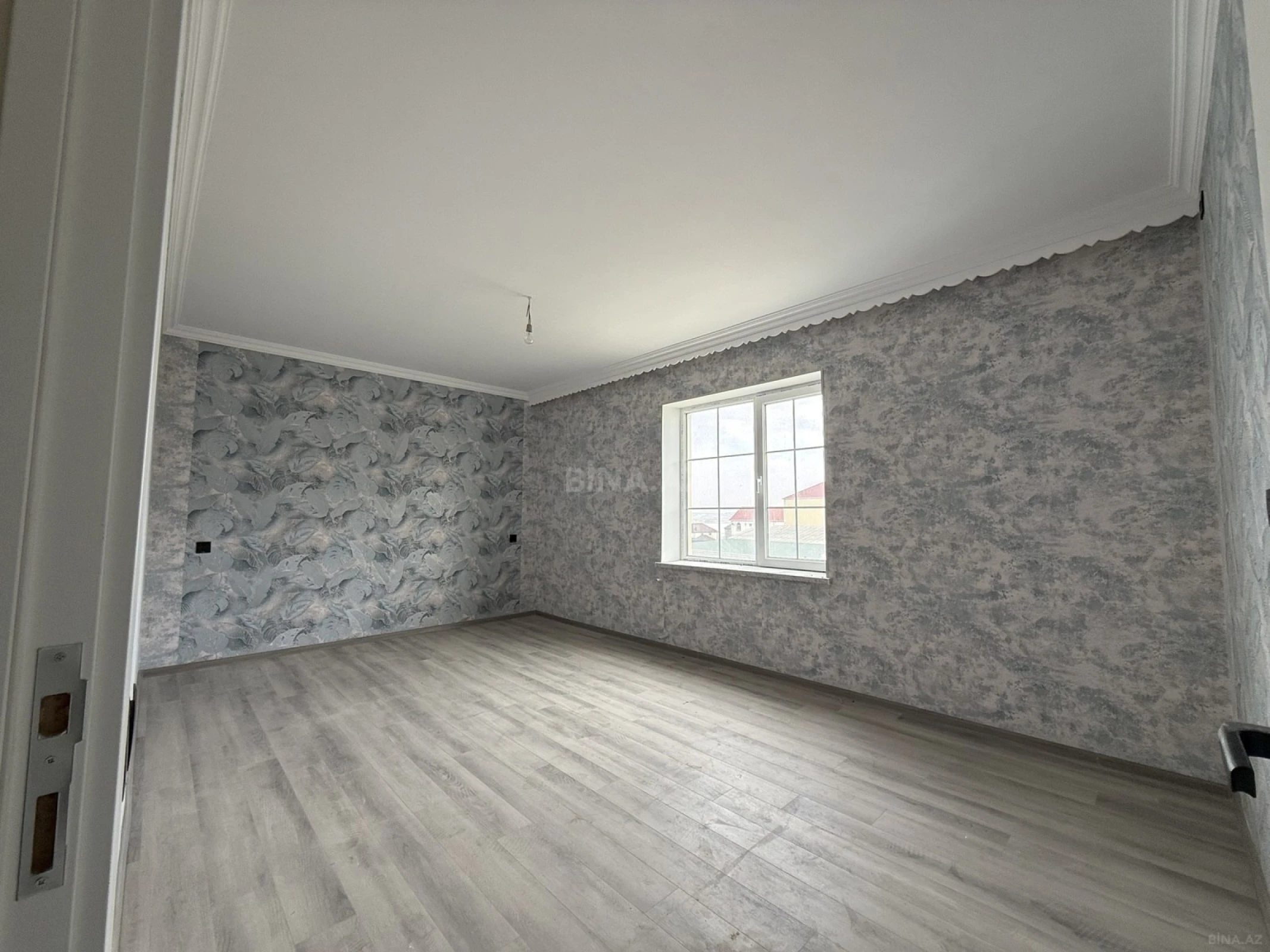 Satılır 6 otaqlı həyət evi 250 m²