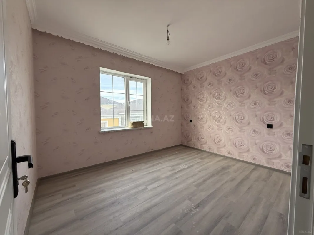 Satılır 6 otaqlı həyət evi 250 m²