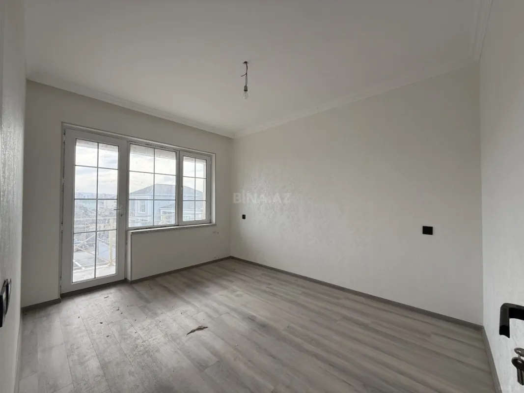 Satılır 6 otaqlı həyət evi 250 m²