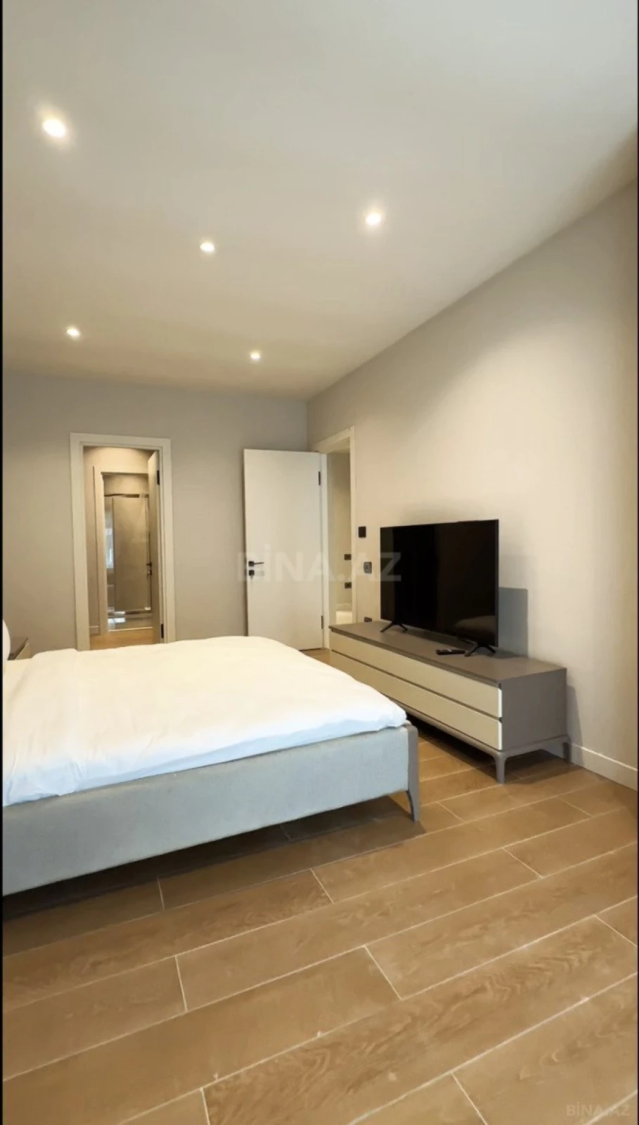 Satılır 2 otaqlı mənzil 91.9 m²