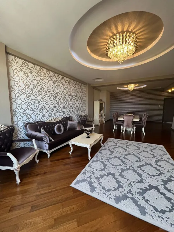 Satılır 4 otaqlı mənzil 170 m²