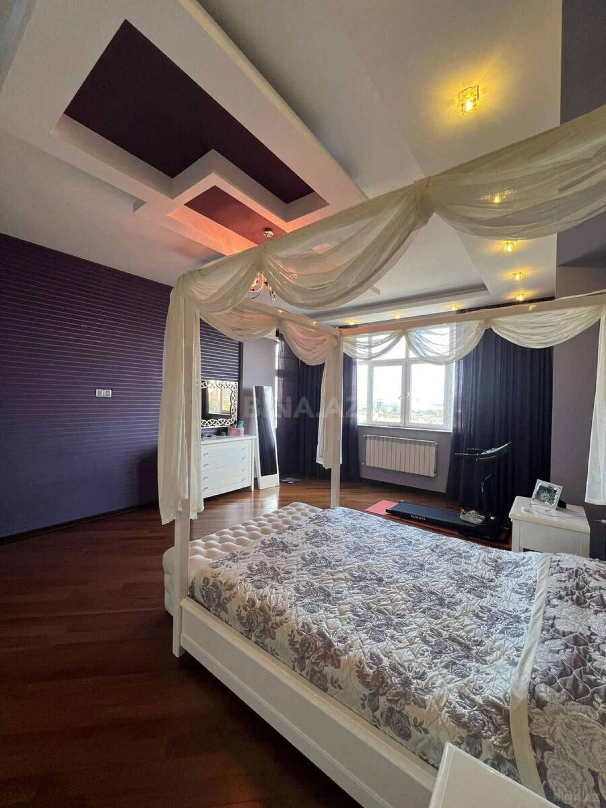 Satılır 4 otaqlı mənzil 170 m²