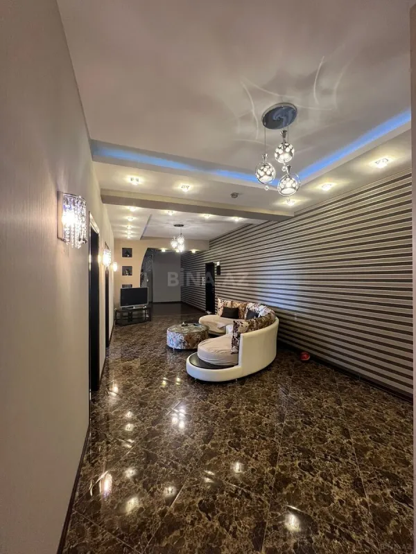Satılır 4 otaqlı mənzil 170 m²