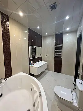Satılır 4 otaqlı mənzil 170 m²