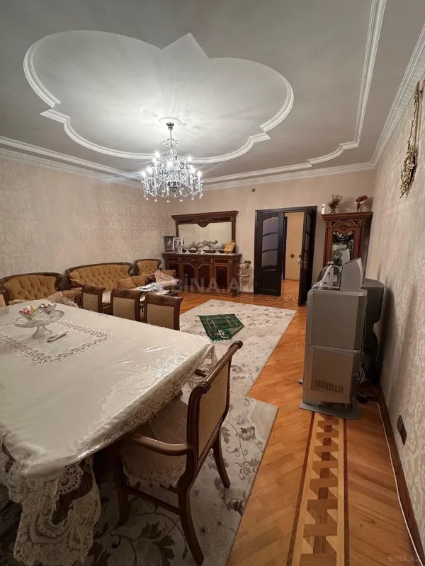 Satılır 3 otaqlı mənzil 128 m²
