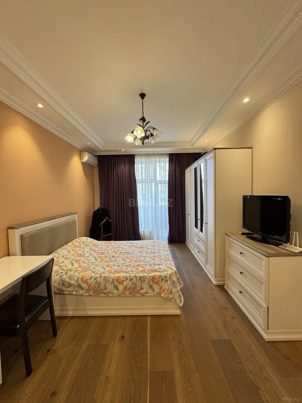 Satılır 3 otaqlı mənzil 170 m²
