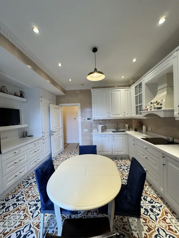 Satılır 3 otaqlı mənzil 170 m²